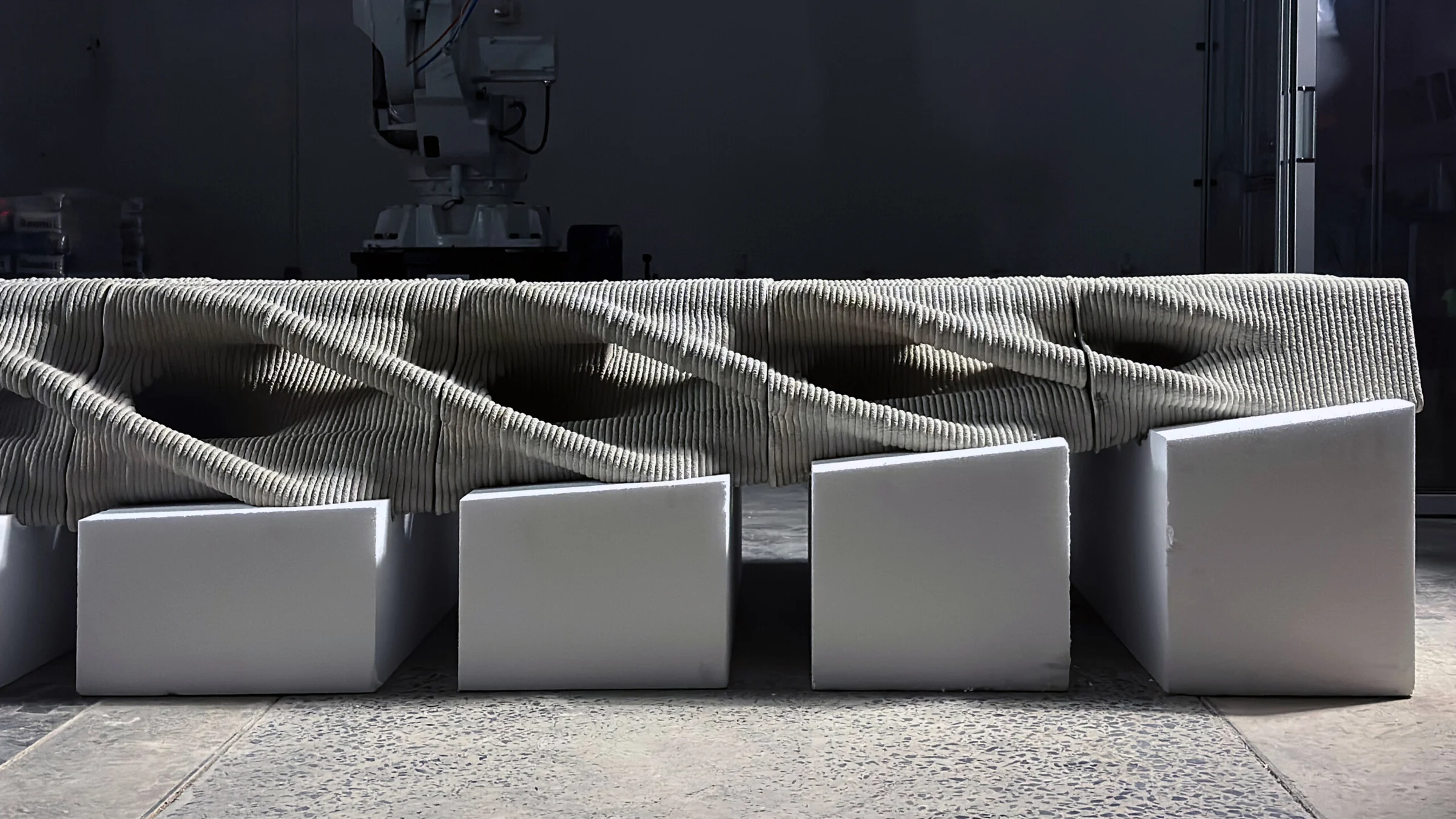 Diamanti: 3D-Printed, Post-Tensioned Concrete Canopy — Printing and assembly 4
