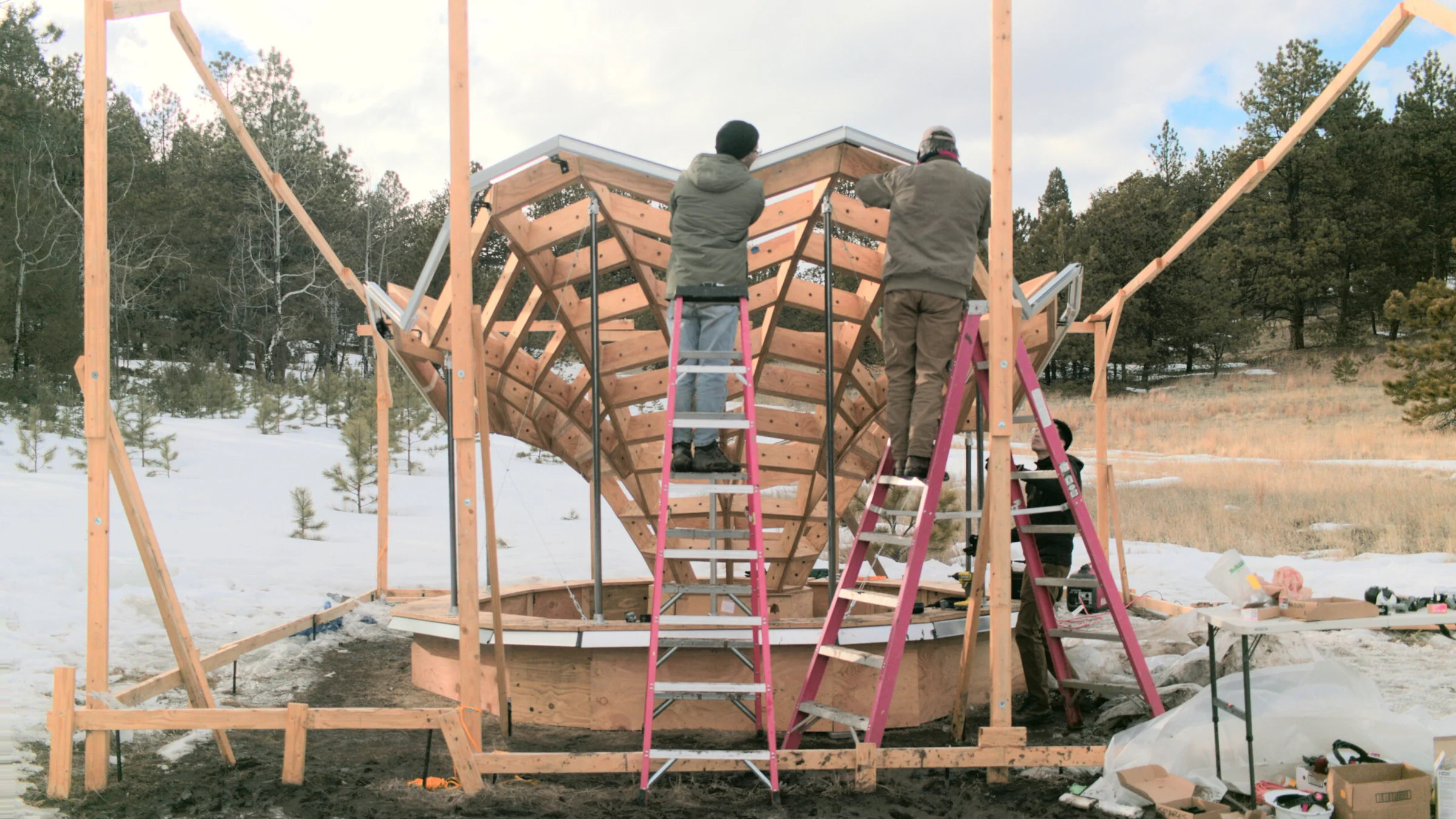 Floralis: an ETFE-Clad, Multilaminar Timber Structure — Fabrication and site assembly 4