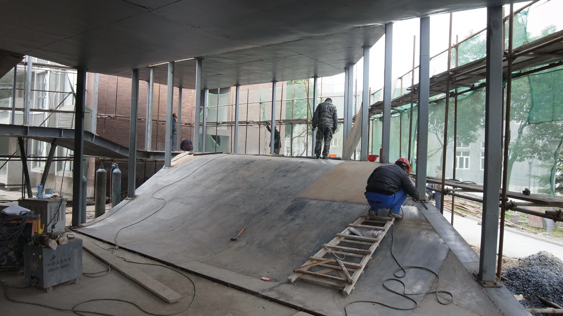 Construction: the change in floor level establishes the stepped interior landscape.